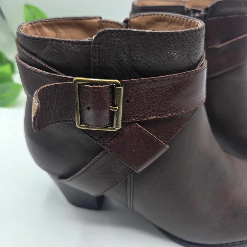 Vionic Trinity Ankle Booties Brown Leather Buckle Strap Size 7M Heel Support - Picture 4 of 8